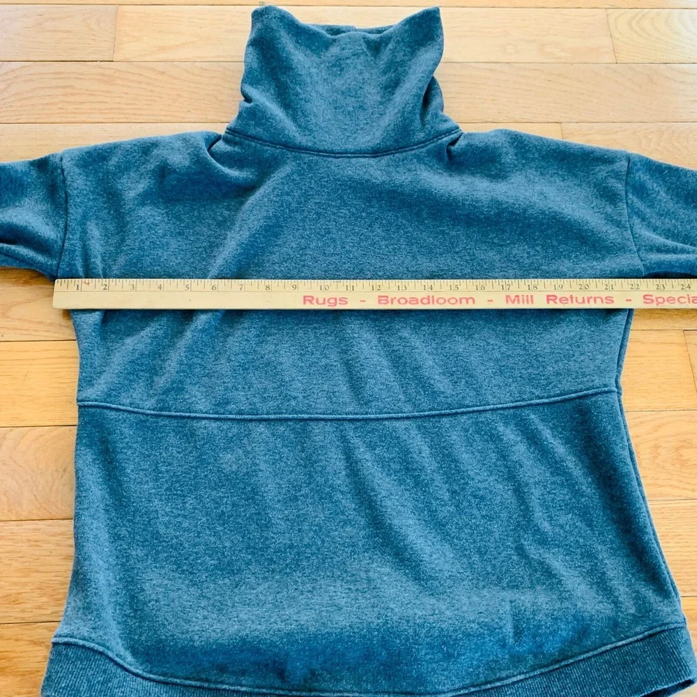 Athleta Turtleneck Sweater Gray Fleece Pullover Sweatshirt Womens‎ XXS - Picture 4 of 5